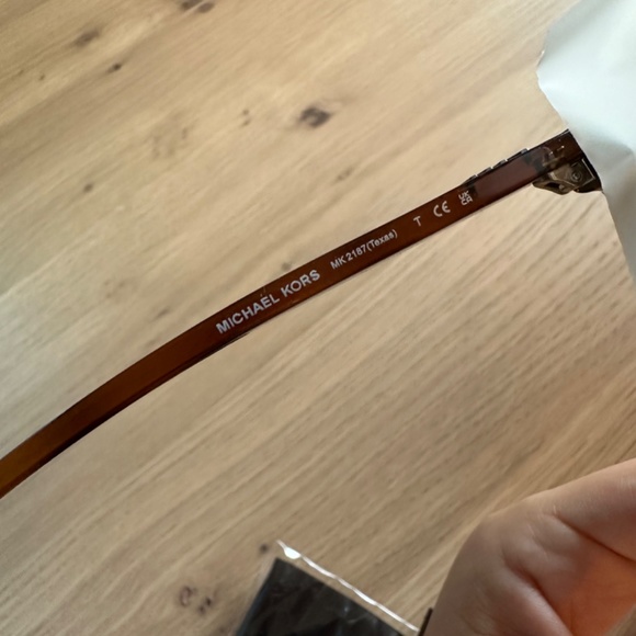 Michael Kors Unisex Sunglasses - Picture 3 of 4